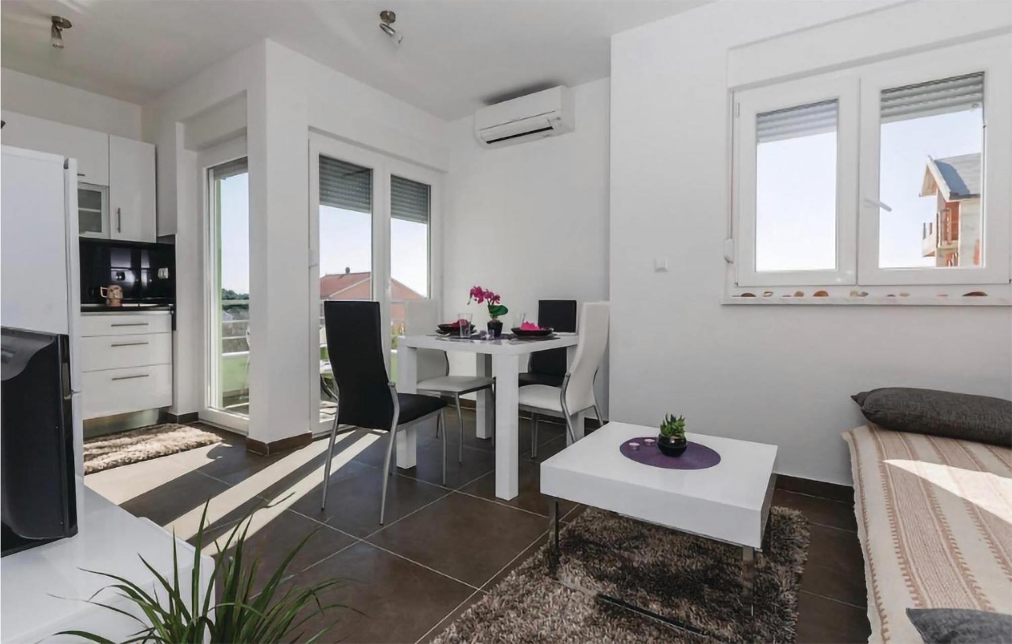 Amazing Apartment In Saldun With Wifi 트로기르 외부 사진